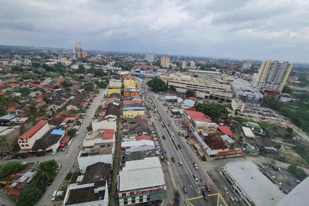 Mizrai Troika Homestay With Kota Bharu City View Exteriör bild